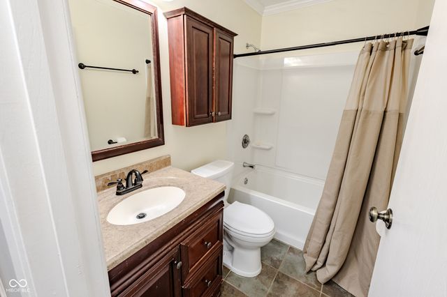 5722 Wheelhorse Drive, Indianapolis, IN 46221