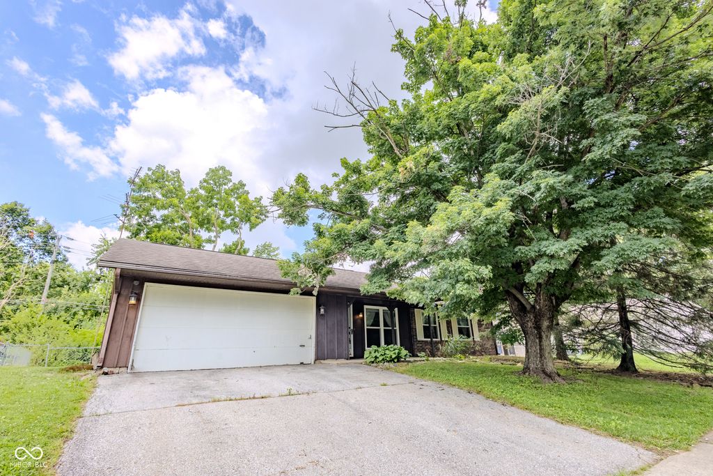 5722 Wheelhorse Drive, Indianapolis, IN 46221