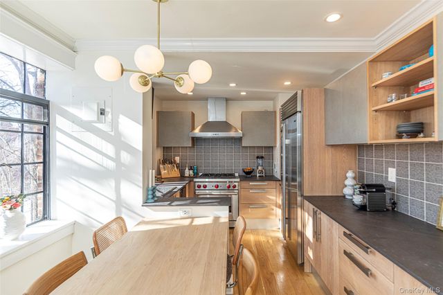 48 Sagamore Road 23, Bronxville, NY 10708