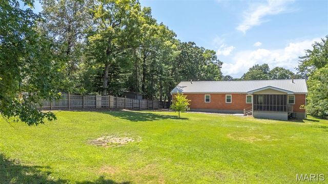 2727 Barron Road, Poplar Bluff, MO 63901
