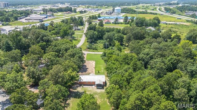 2727 Barron Road, Poplar Bluff, MO 63901