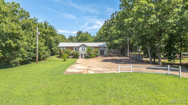 2727 Barron Road, Poplar Bluff, MO 63901
