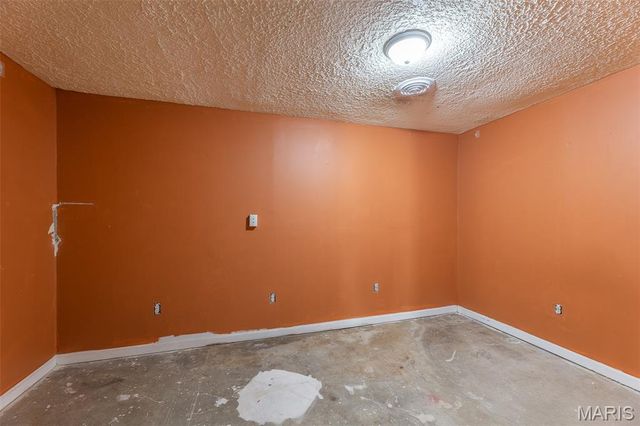 2727 Barron Road, Poplar Bluff, MO 63901