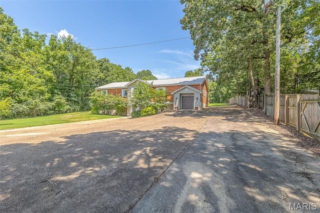 2727 Barron Road, Poplar Bluff, MO 63901