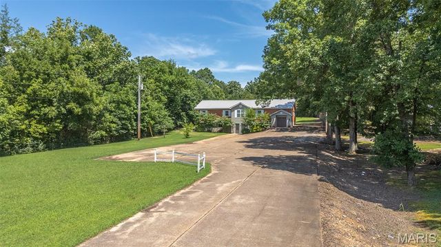 2727 Barron Road, Poplar Bluff, MO 63901