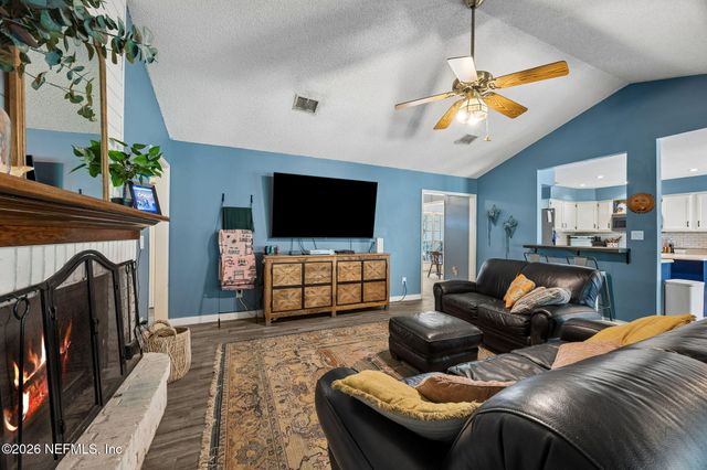 17240 HOLMES MILL Avenue, Jacksonville, FL 32226
