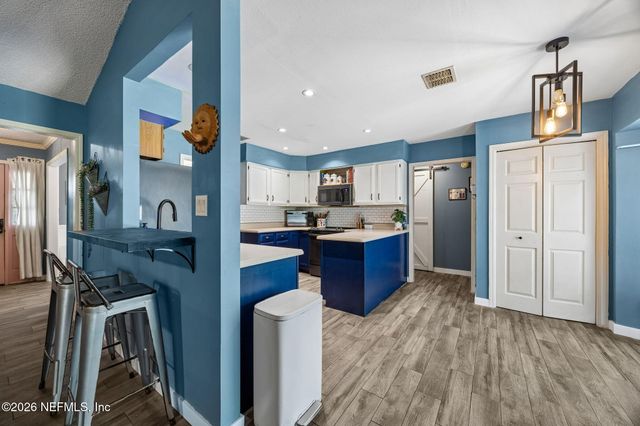 17240 HOLMES MILL Avenue, Jacksonville, FL 32226