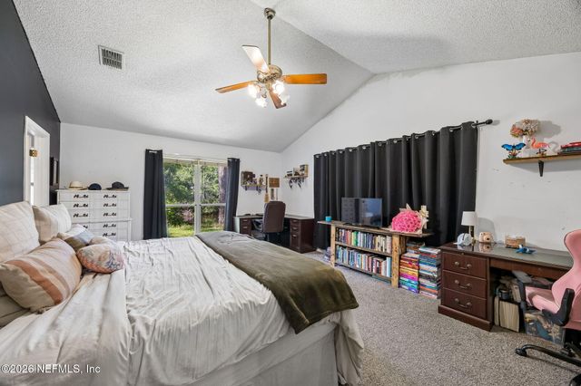 17240 HOLMES MILL Avenue, Jacksonville, FL 32226