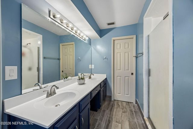 17240 HOLMES MILL Avenue, Jacksonville, FL 32226