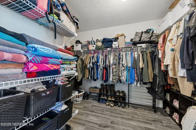 17240 HOLMES MILL Avenue, Jacksonville, FL 32226