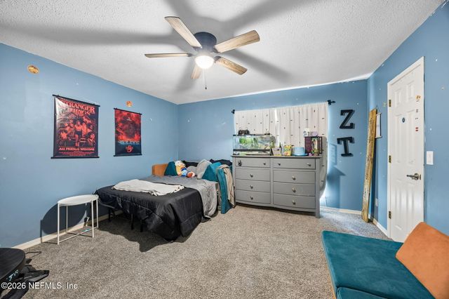17240 HOLMES MILL Avenue, Jacksonville, FL 32226