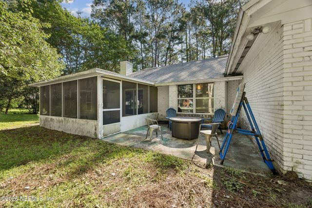 17240 HOLMES MILL Avenue, Jacksonville, FL 32226