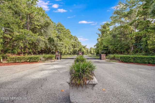 17240 HOLMES MILL Avenue, Jacksonville, FL 32226