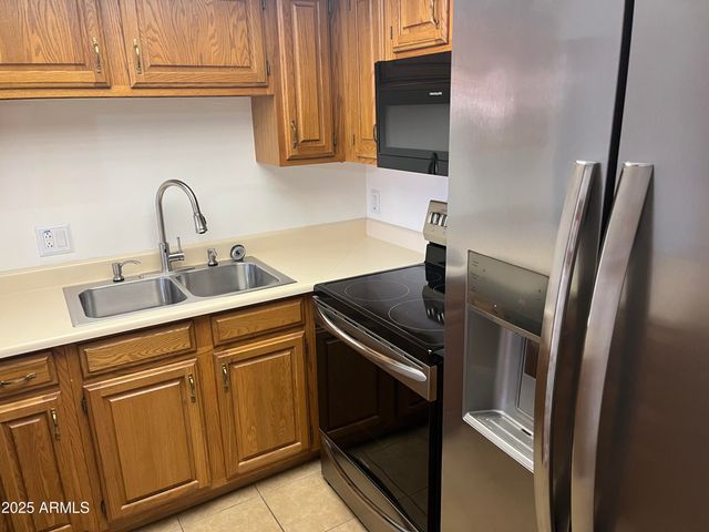 10330 W Thunderbird Boulevard C102, Sun City, AZ 85351