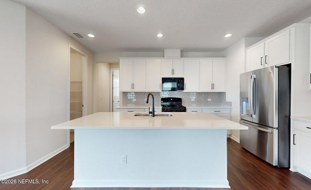 2077 AMBERLY Drive, Middleburg, FL 32068