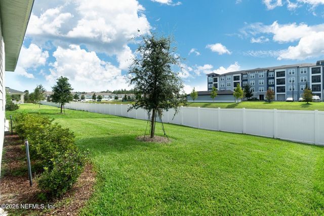 2077 AMBERLY Drive, Middleburg, FL 32068