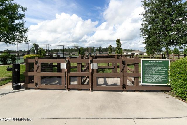 2077 AMBERLY Drive, Middleburg, FL 32068