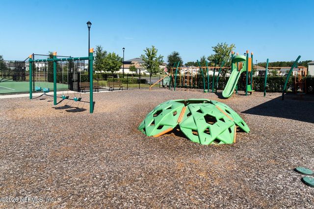 2077 AMBERLY Drive, Middleburg, FL 32068