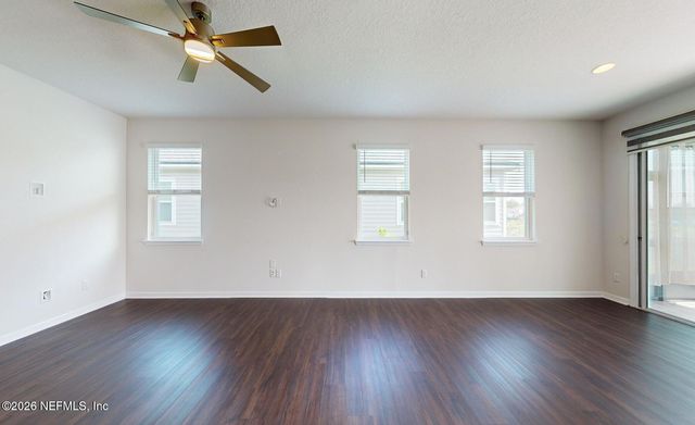 2077 AMBERLY Drive, Middleburg, FL 32068