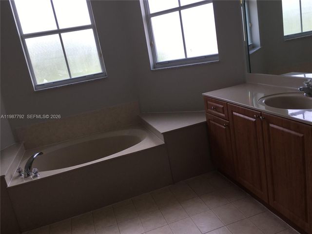 14512 SW 10th St, Miami, FL 33184