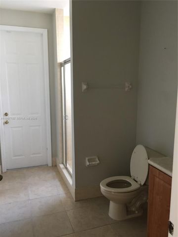 14512 SW 10th St, Miami, FL 33184