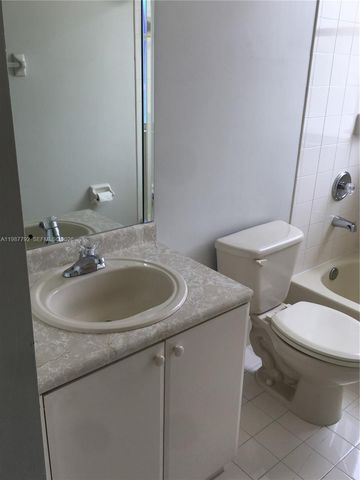 14512 SW 10th St, Miami, FL 33184