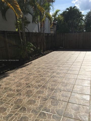 14512 SW 10th St, Miami, FL 33184