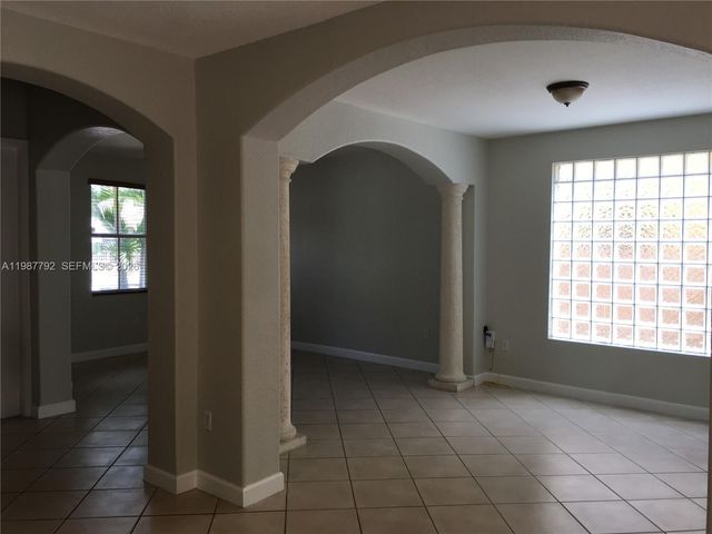 14512 SW 10th St, Miami, FL 33184