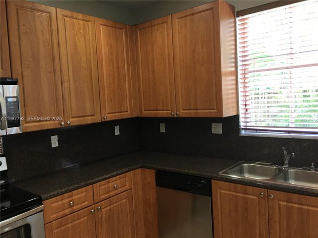 14512 SW 10th St, Miami, FL 33184