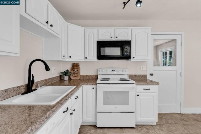 4141 Rita Dr, Martinez, CA 94553