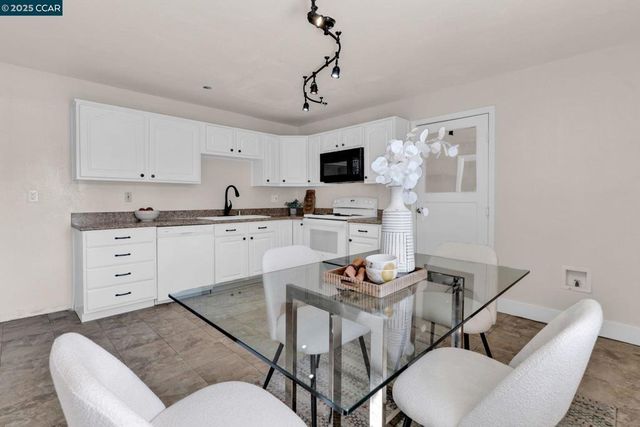 4141 Rita Dr, Martinez, CA 94553