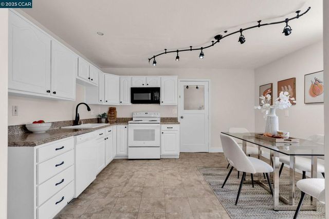 4141 Rita Dr, Martinez, CA 94553