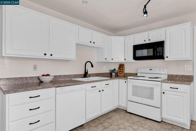 4141 Rita Dr, Martinez, CA 94553