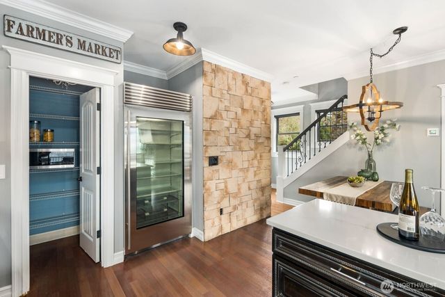 4013 E Lake Sammamish Shore Lane, Sammamish, WA 98075