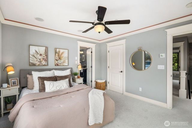 4013 E Lake Sammamish Shore Lane, Sammamish, WA 98075