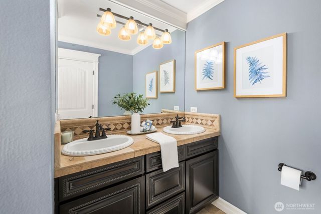 4013 E Lake Sammamish Shore Lane, Sammamish, WA 98075