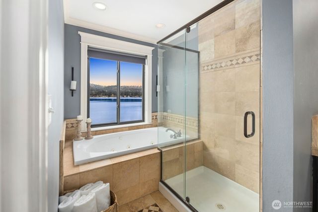 4013 E Lake Sammamish Shore Lane, Sammamish, WA 98075