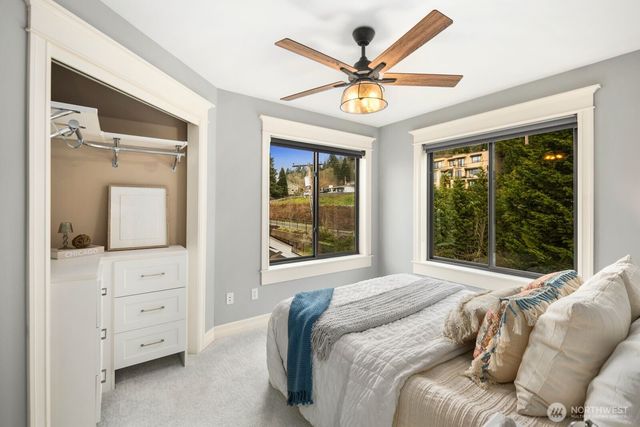 4013 E Lake Sammamish Shore Lane, Sammamish, WA 98075