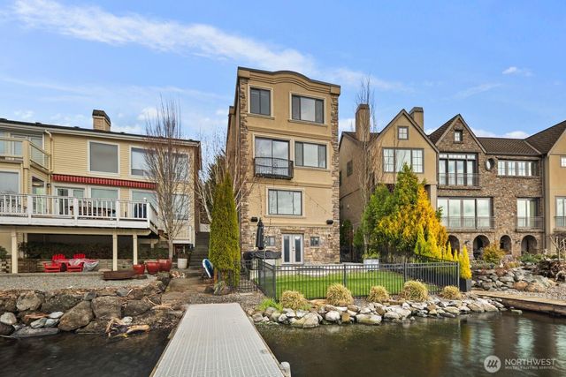 4013 E Lake Sammamish Shore Lane, Sammamish, WA 98075