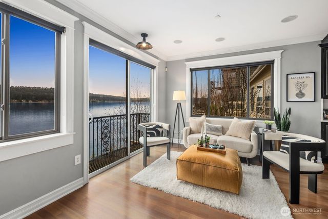 4013 E Lake Sammamish Shore Lane, Sammamish, WA 98075