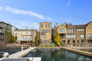 4013 E Lake Sammamish Shore Lane, Sammamish, WA 98075