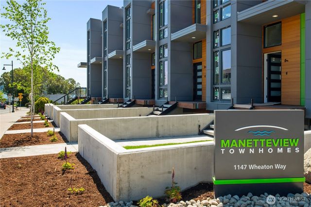 1157 Wheaton Way, Bremerton, WA 98310