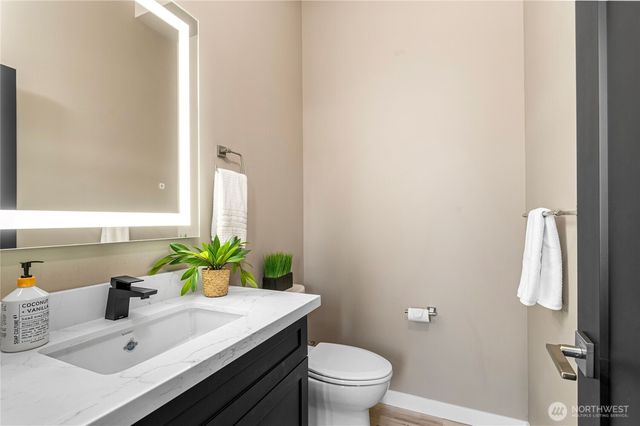 1157 Wheaton Way, Bremerton, WA 98310