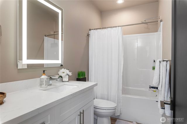 1157 Wheaton Way, Bremerton, WA 98310