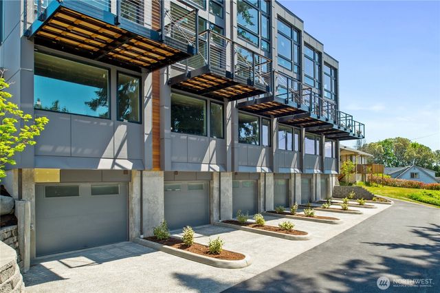 1157 Wheaton Way, Bremerton, WA 98310