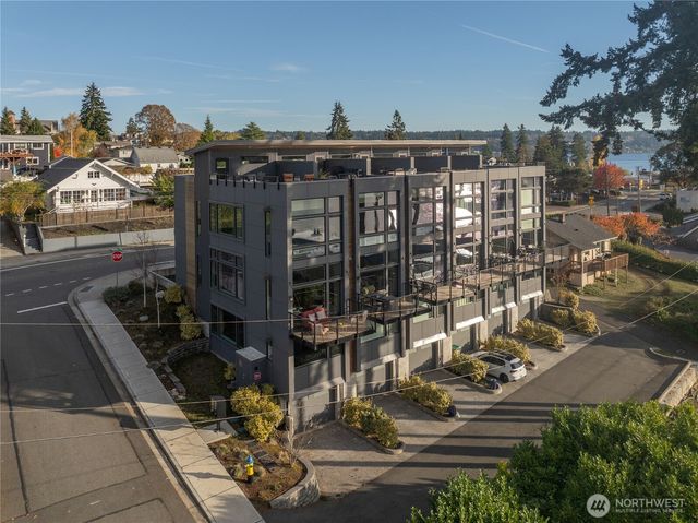 1157 Wheaton Way, Bremerton, WA 98310