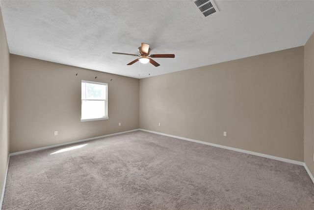 696 Ravensworth Drive, Conroe, TX 77302