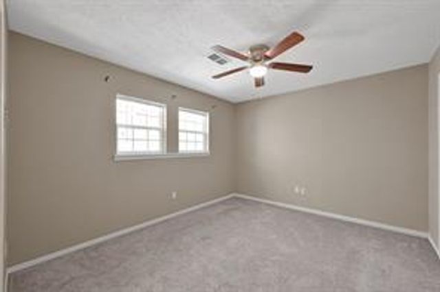 696 Ravensworth Drive, Conroe, TX 77302