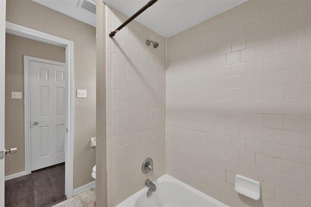 696 Ravensworth Drive, Conroe, TX 77302