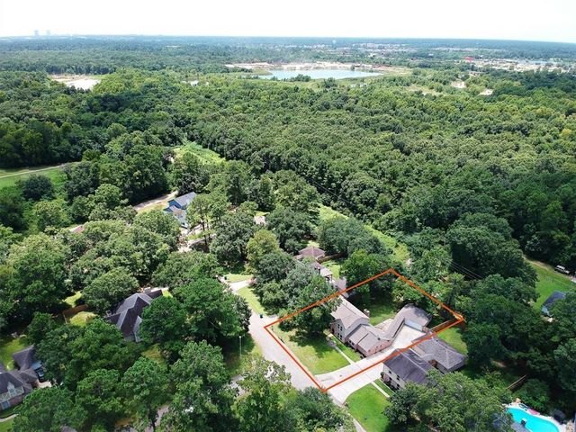 696 Ravensworth Drive, Conroe, TX 77302